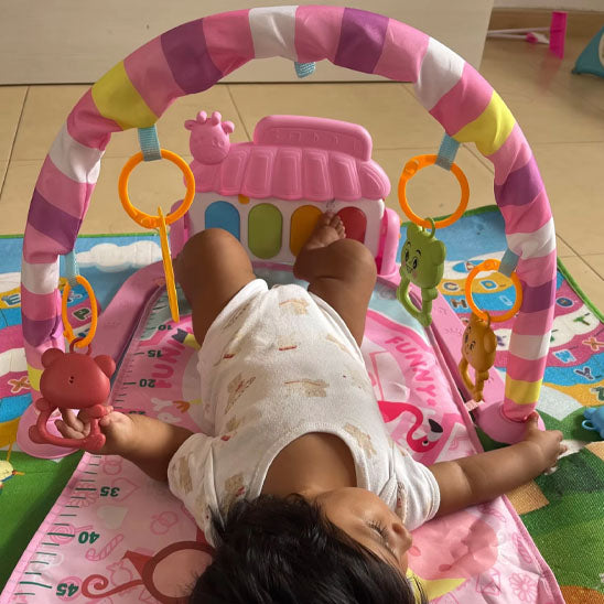 tapis-eveil-bebe-jouets-suspendus