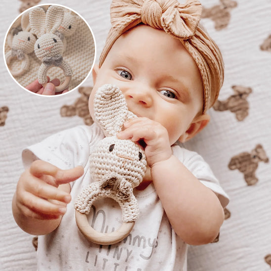 hochet-bebe-en-crochet-beige
