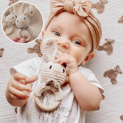 hochet-bebe-en-crochet-beige