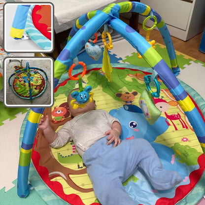 tapis-eveil-bebe-bebe-allonge-pendentif