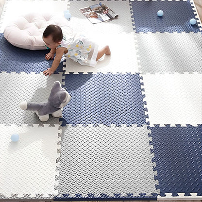 tapis-eveil-pour-bebe-blanc-cyan-bebe-rampe